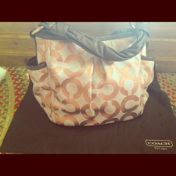 Coach purse. - Picture 1 of 4