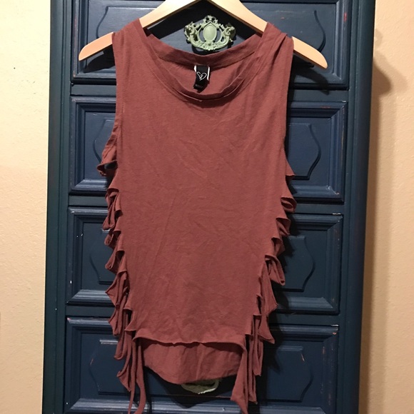 Red/brown/paprika tank top. - Picture 1 of 2