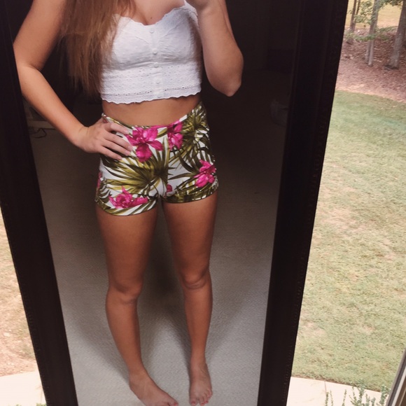 [SOLD] Brandy Palm Tree Shorts - Picture 3 of 4