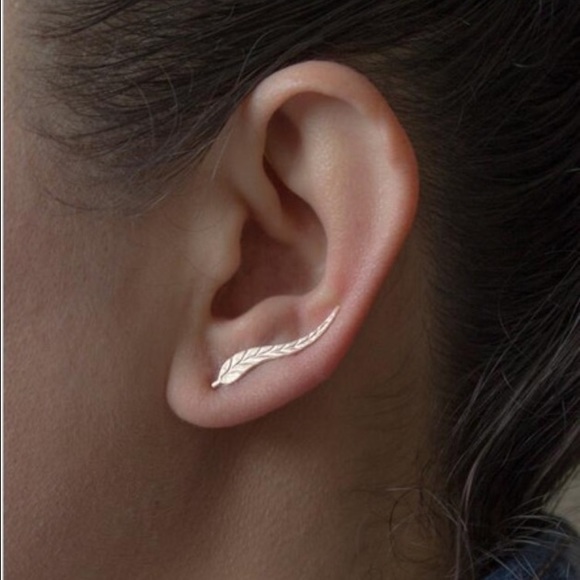 🍂LAST PAIR! Leaf Climber Earrings🍂 - Picture 2 of 3