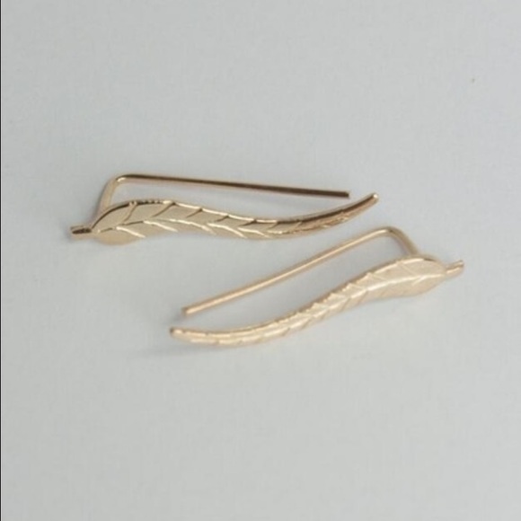 🍂LAST PAIR! Leaf Climber Earrings🍂 - Picture 3 of 3