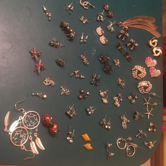 Lot of 47 pairs of earrings!