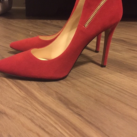 Never worn