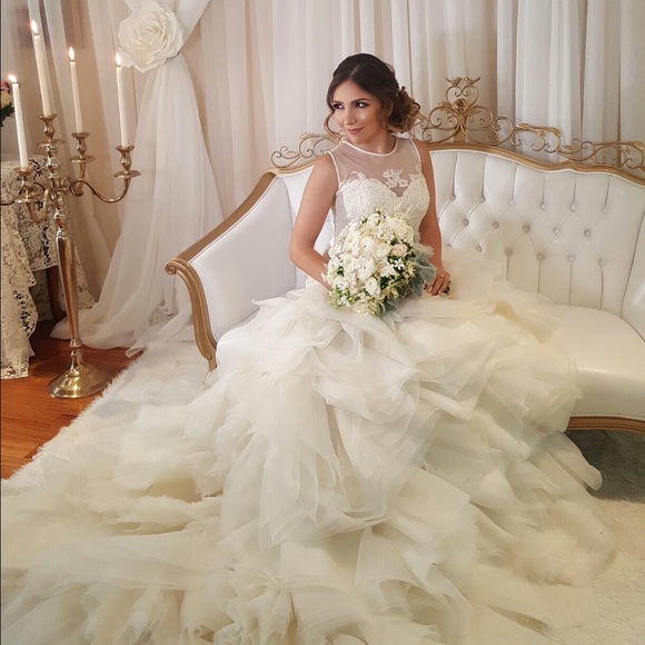 Lazaro wedding gown in excellent condition