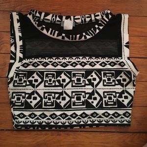 Black and white pattern crop top