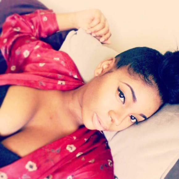 Meet your Posher, Navazia - Picture 1 of 1