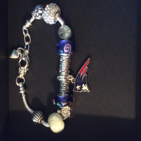 Charm bracelet
