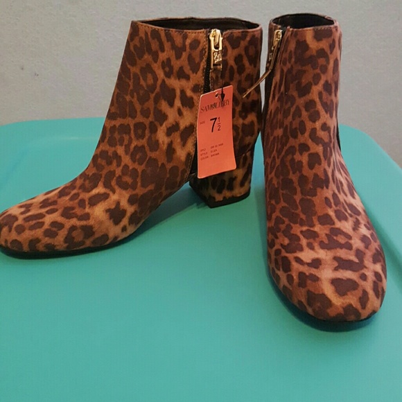 Short boots