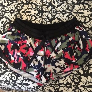 Lululemon - Brand new hotty hot short - size 10