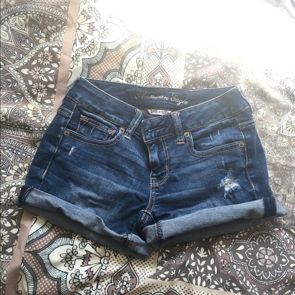 AE Medium wash low rise denim shorts