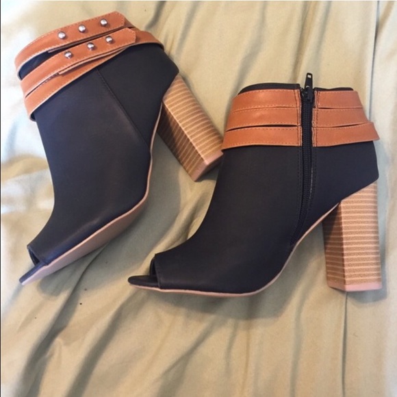 Peep Toe Black and Cognac Booties