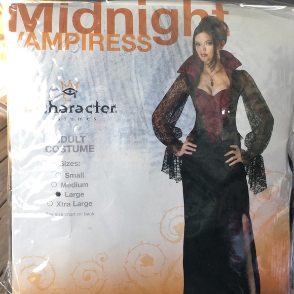 Halloween Midnight Vampiress😍