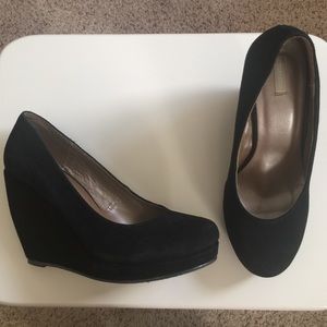 ◼️▫️ Black Suede Wedges 💕◼️