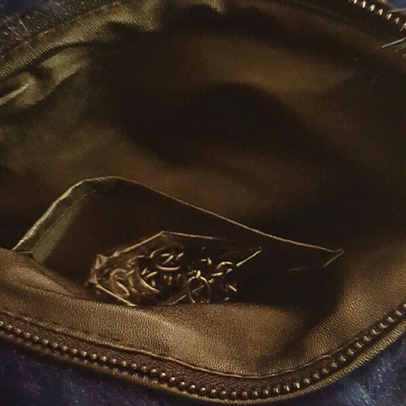 .  WOMEN HANDBAG BLUE FAUX FUR  WITH POM POM FUR - Picture 4 of 5