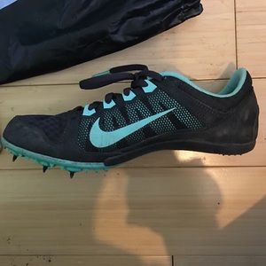 Like new track and field running shoes w/spikes!