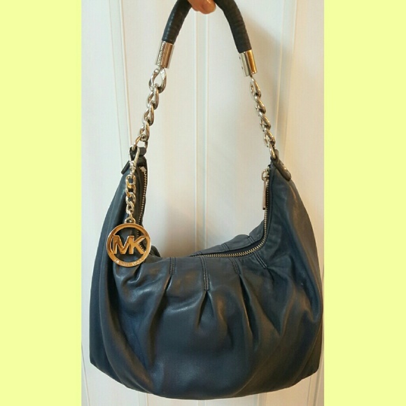 ***SOLD*****Michael Kors Bag. Navy Blue Leather