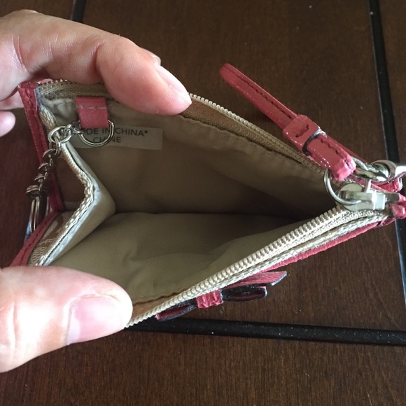 Coach pink wristlet/key pouch - Picture 3 of 4