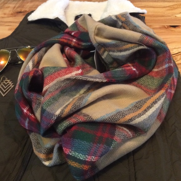 •Super Soft Infinity Plaid Scarf• - Picture 3 of 4