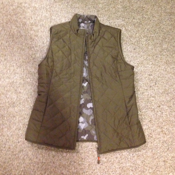 Banana Republic army green puffer vest.