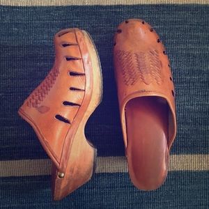 Bruckens vintage leather clogs wooden heels sz 7M