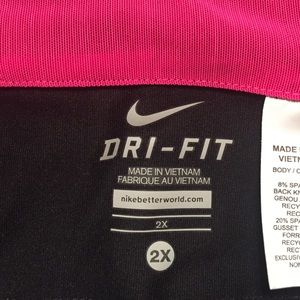Black and pink nike dri-fit capris