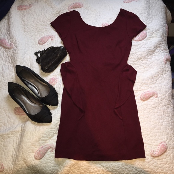 🎉HP🎉 Zara Peplum Dress in Burgundy | Size M