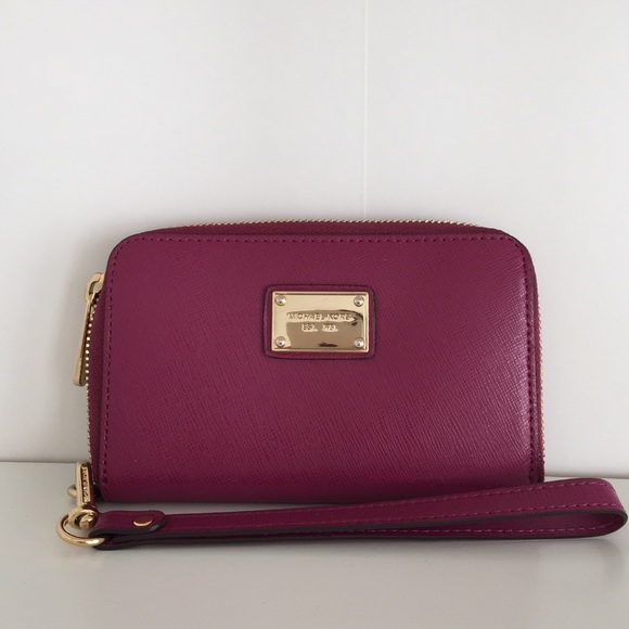 Michael Kors wristlet
