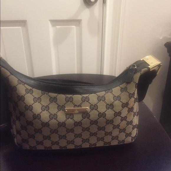 100% Authentic Vintage Gucci Messenger/Cross-Body