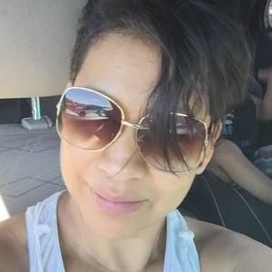 Meet your Posher, Becsy