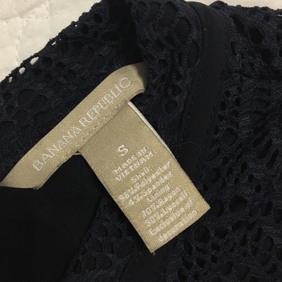 SOLD-Banana Republic top - Picture 2 of 3