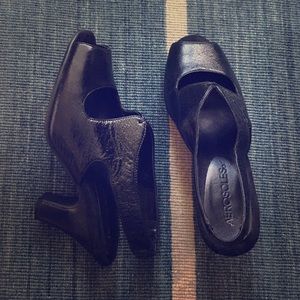 Cute cut-out black Aerosoles heels size 5 1/2