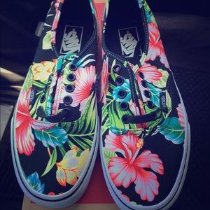 💎Sold 💎Hawaiian floral vans ! Size 8 women's