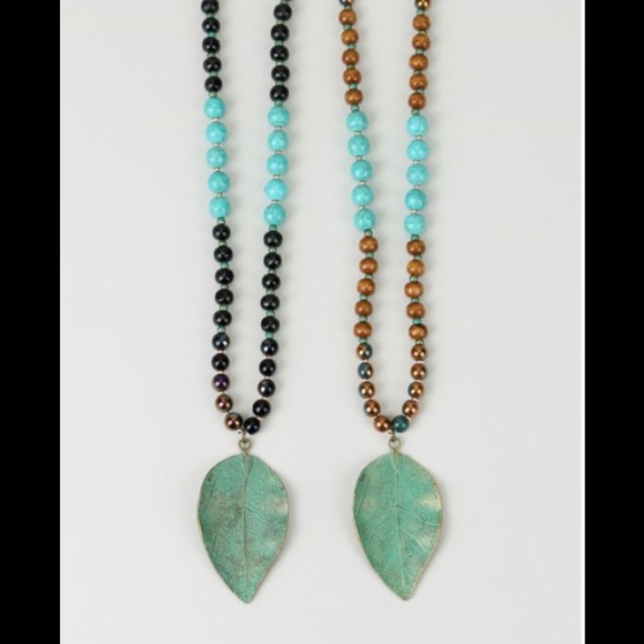 •leaf pendant necklace• - Picture 2 of 2