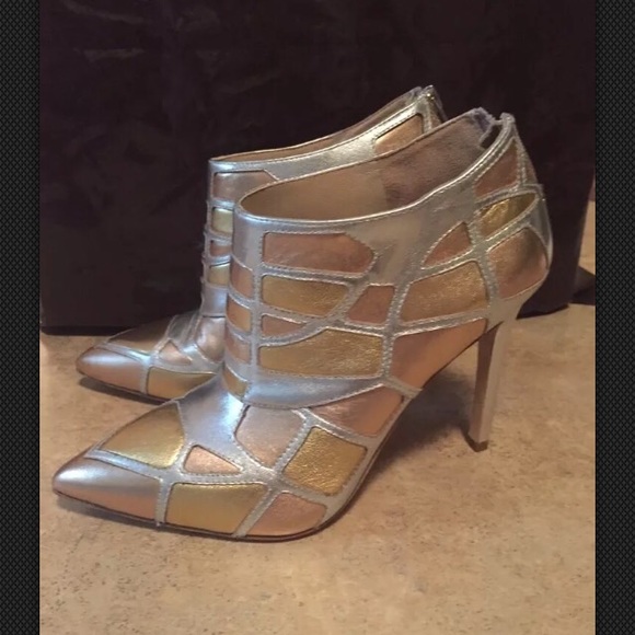 NEW Via Spiga bootie, gold/silver metallic