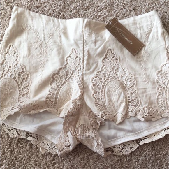 BRAND NEW Francesca's Shorts - Picture 1 of 1