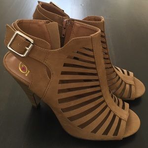 Tan cutout wedges