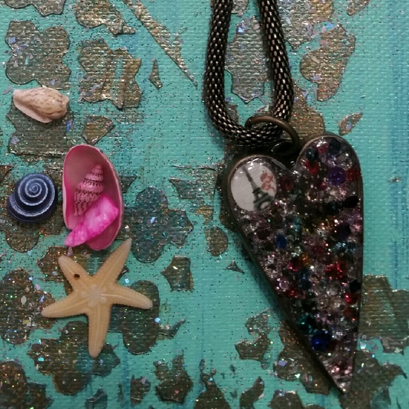 Heart shaped resin pendant with Swarovski crystals - Picture 2 of 4