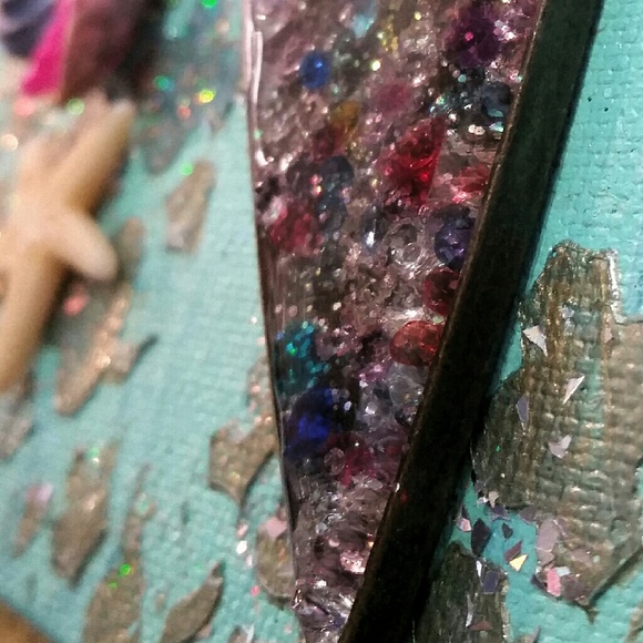 Heart shaped resin pendant with Swarovski crystals - Picture 4 of 4