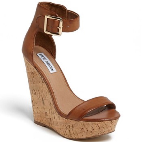 New Steve Madden Xplicit Wedge size 8.5