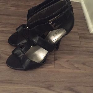 Guess 8.5 black heels