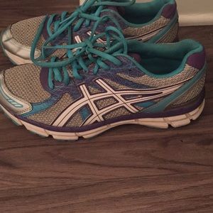 8.5 asics barely worn