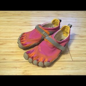 Vibram Fivefingers Bikila Orange and Pink