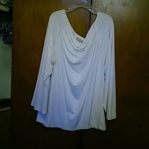 White nice shrit just i never wear !