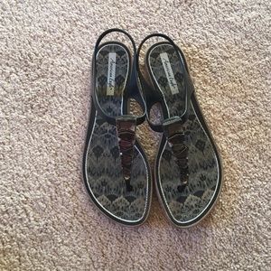 American eagle sandals