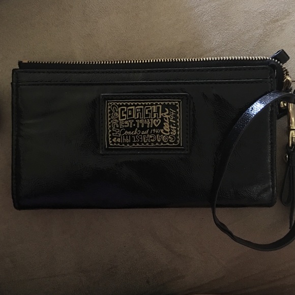 ⭐️SALE⭐️ like new COACH wristlet