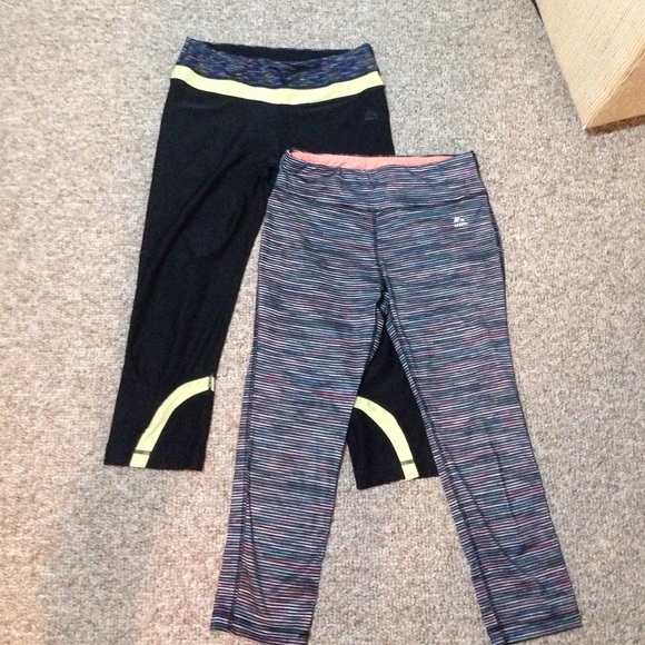 2 pairs of running capri leggings