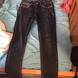 La idol size runs small