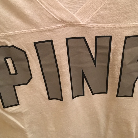 VS v-neck - Picture 3 of 3