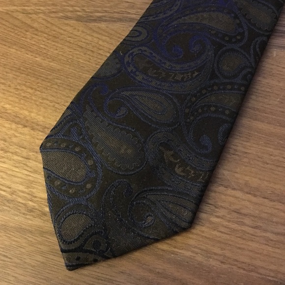 Kenneth Cole tie