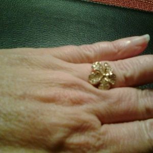 Gold tone ring.     Size 7